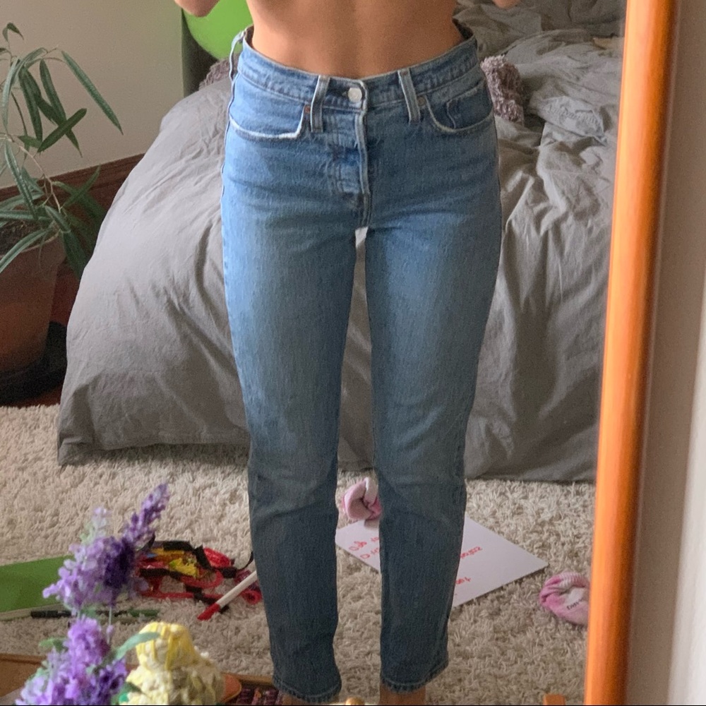 Urban outfitters Levi’s size 24 wedgie jeans.